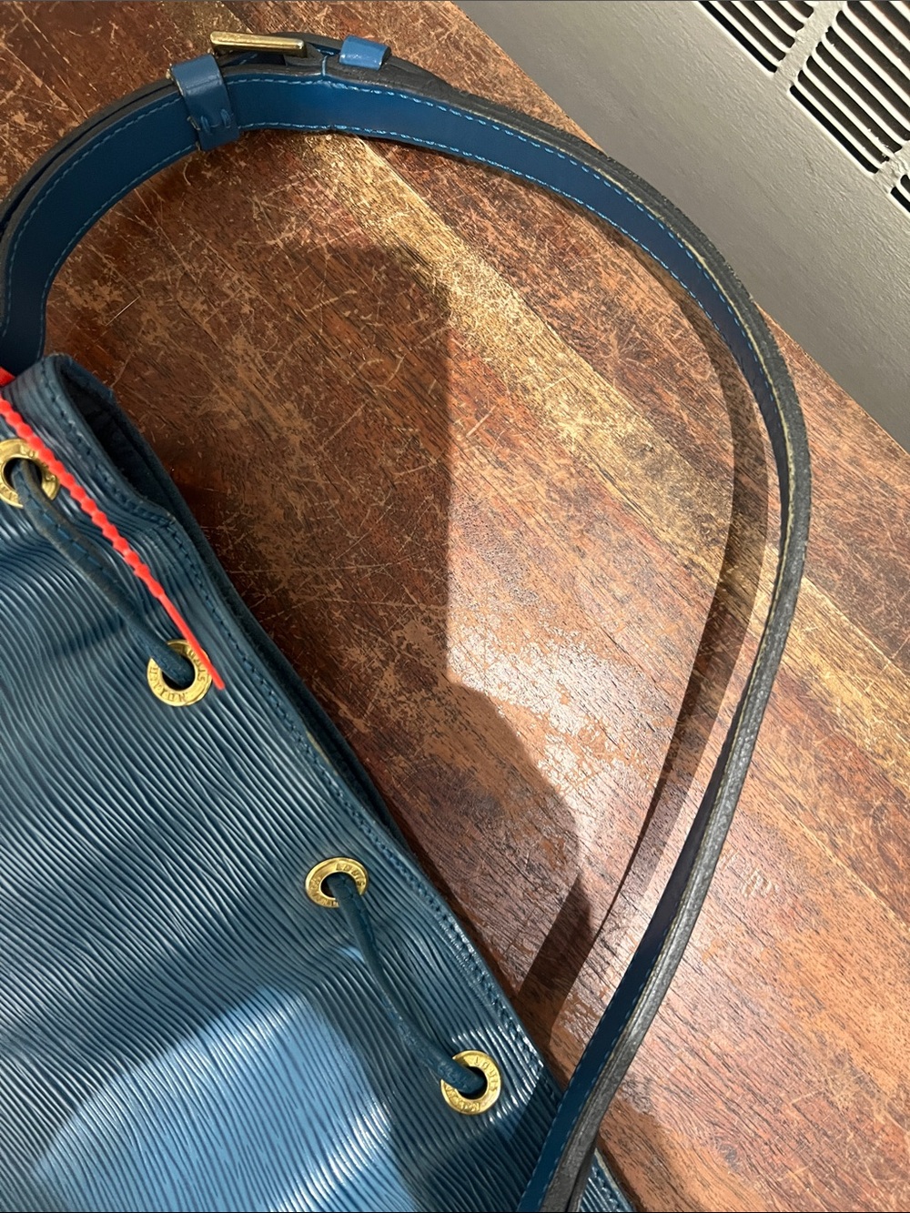 Louis Vuitton Teal Blue Epi Leather Drawstring Shoulder Bag - Picture 9 of 15